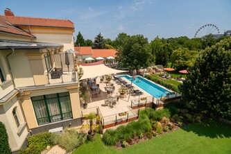 Elizabeth Hotel****